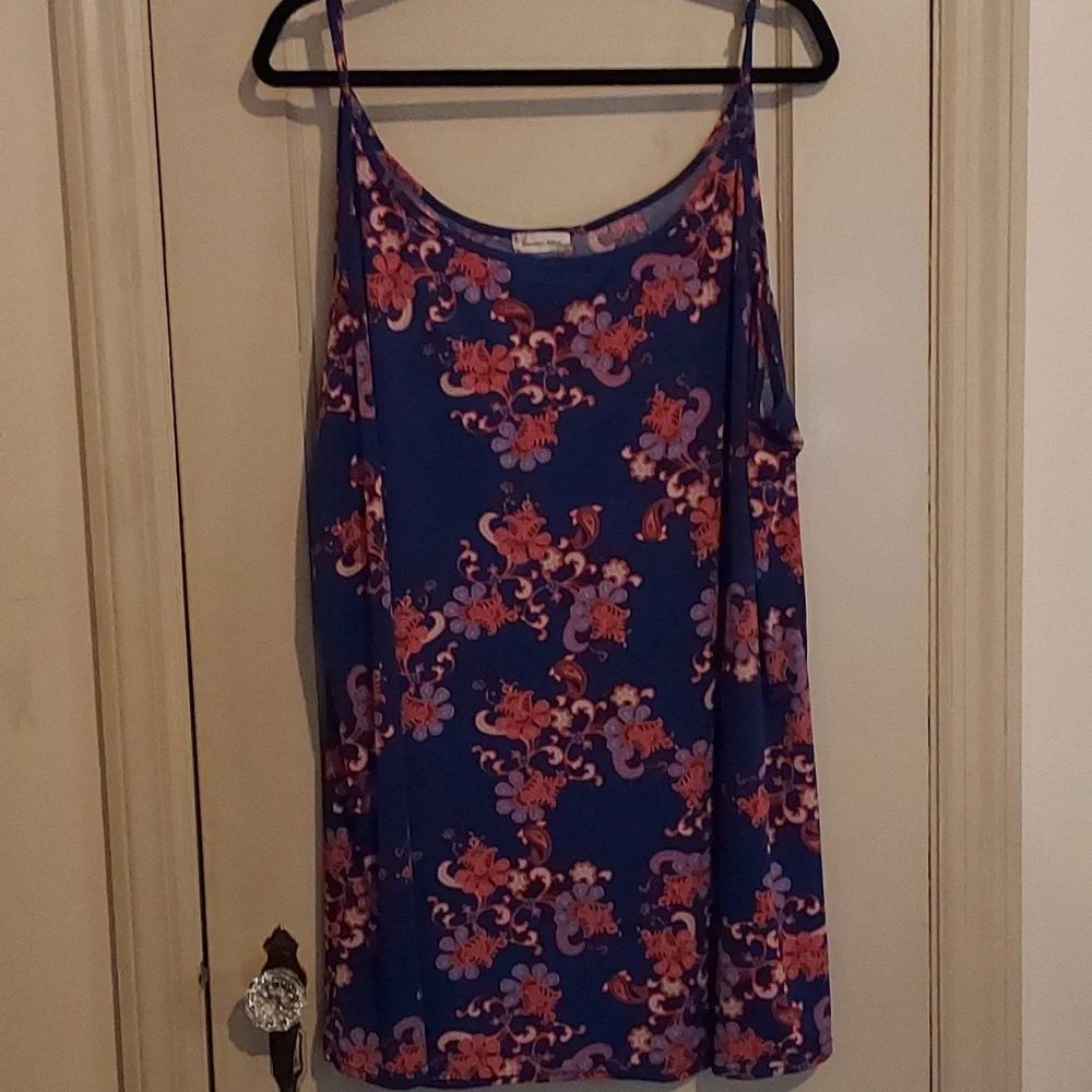 Tank top - Picture 1 of 2